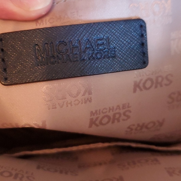 Michael Kors purse - Picture 4 of 4